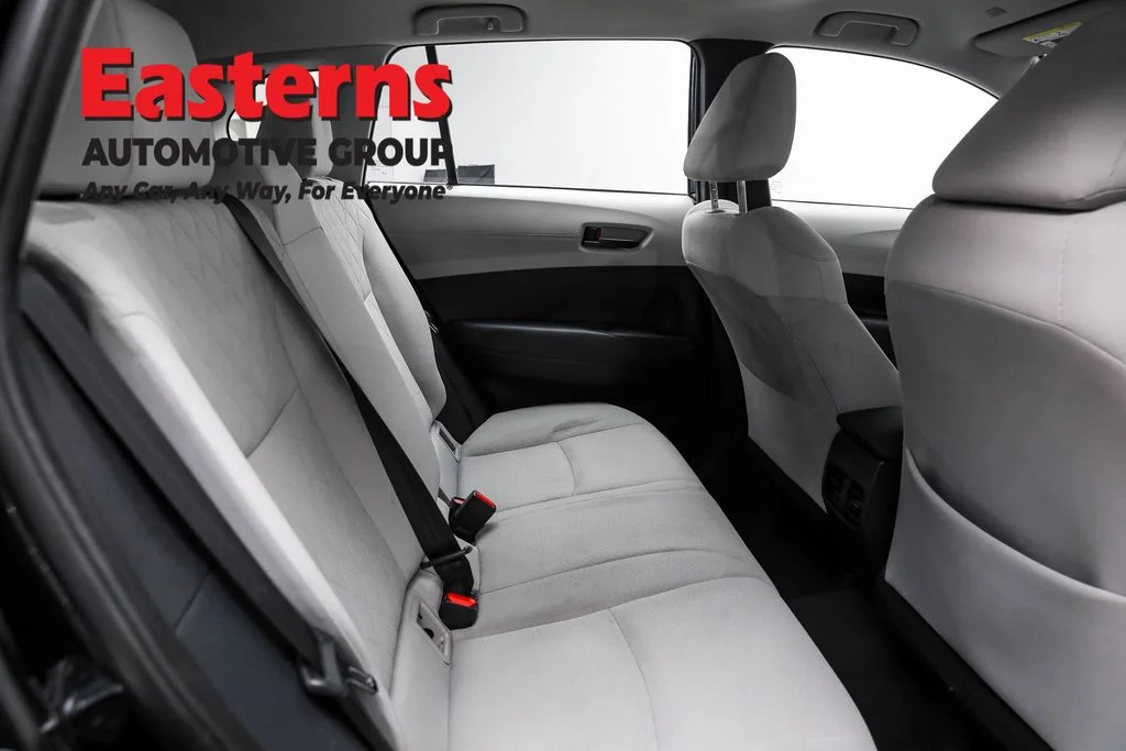Used 2022 Black Toyota L image 21