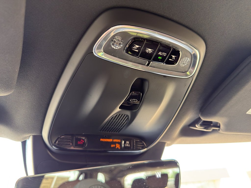 Used 2020 Crystal White Metallic Volvo Inscription image 22