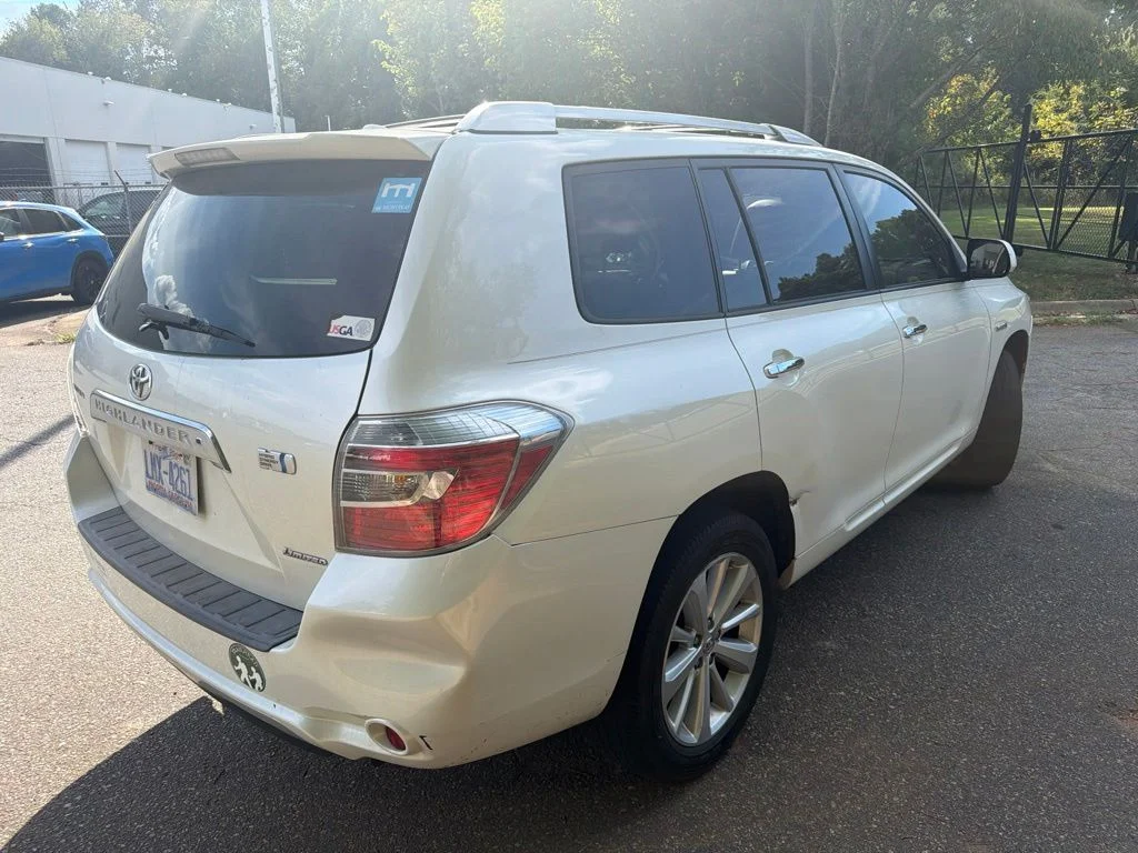 Used 2010 White Toyota Limited image 12
