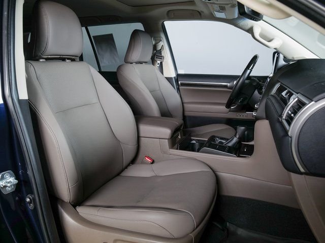Used 2023 Mica Lexus 460 image 3