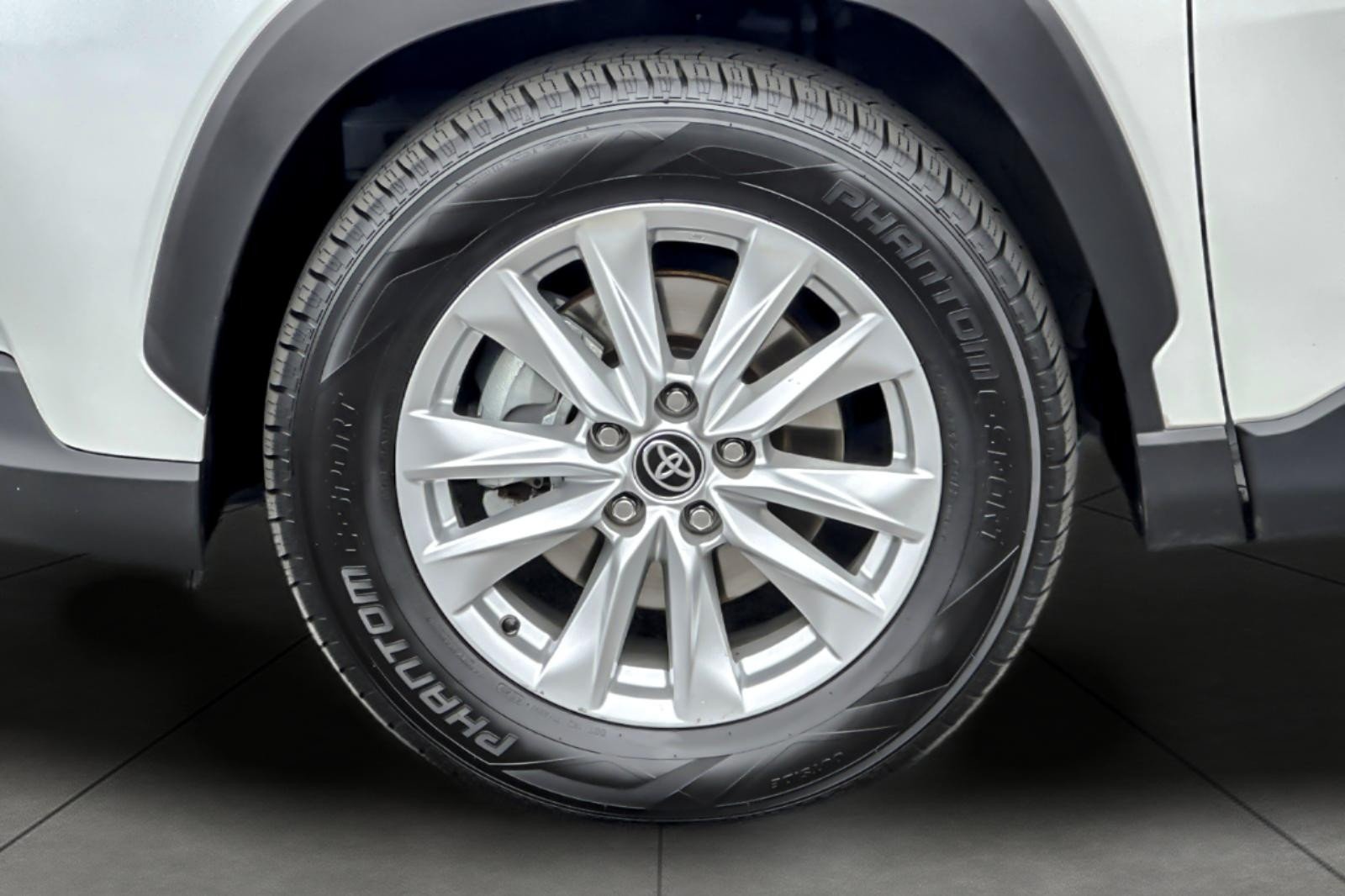 Certified Used 2023 Wind Chill Pearl Toyota LE image 25
