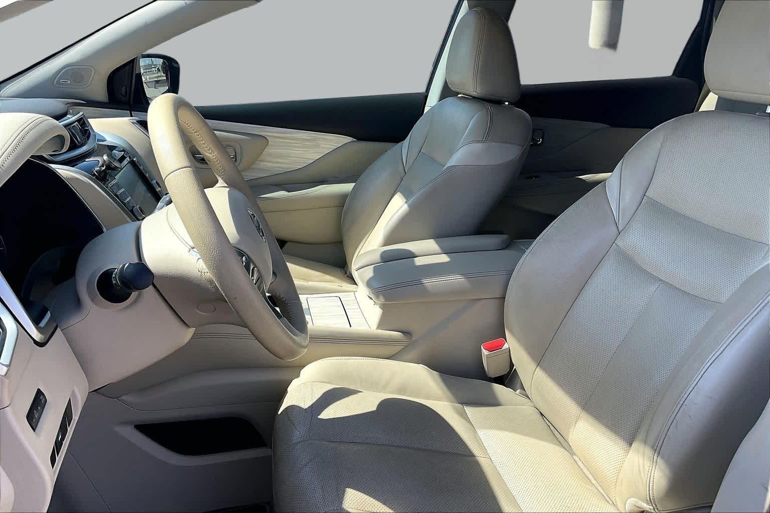 Used 2015 Pearl White Nissan SL image 8