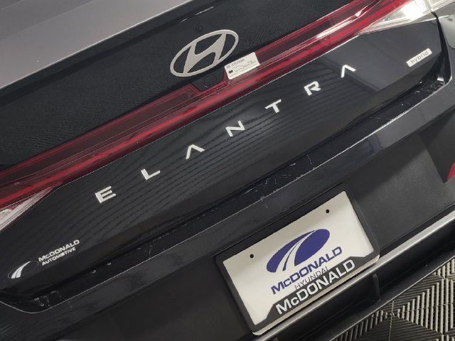 2025 Hyundai Elantra Blue - Photo 9
