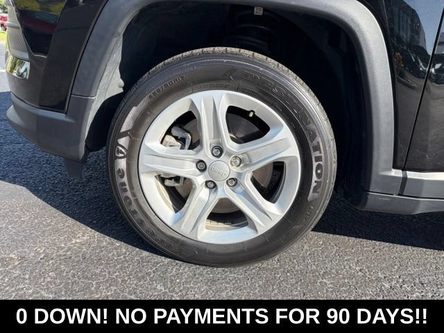 Used 2023 Diamond Black Cry Jeep Sport image 9