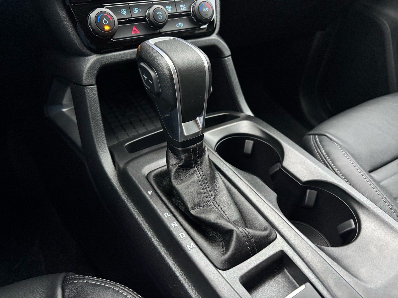 New 2025 Carbonized Gray Metallic Ford LARIAT® image 18