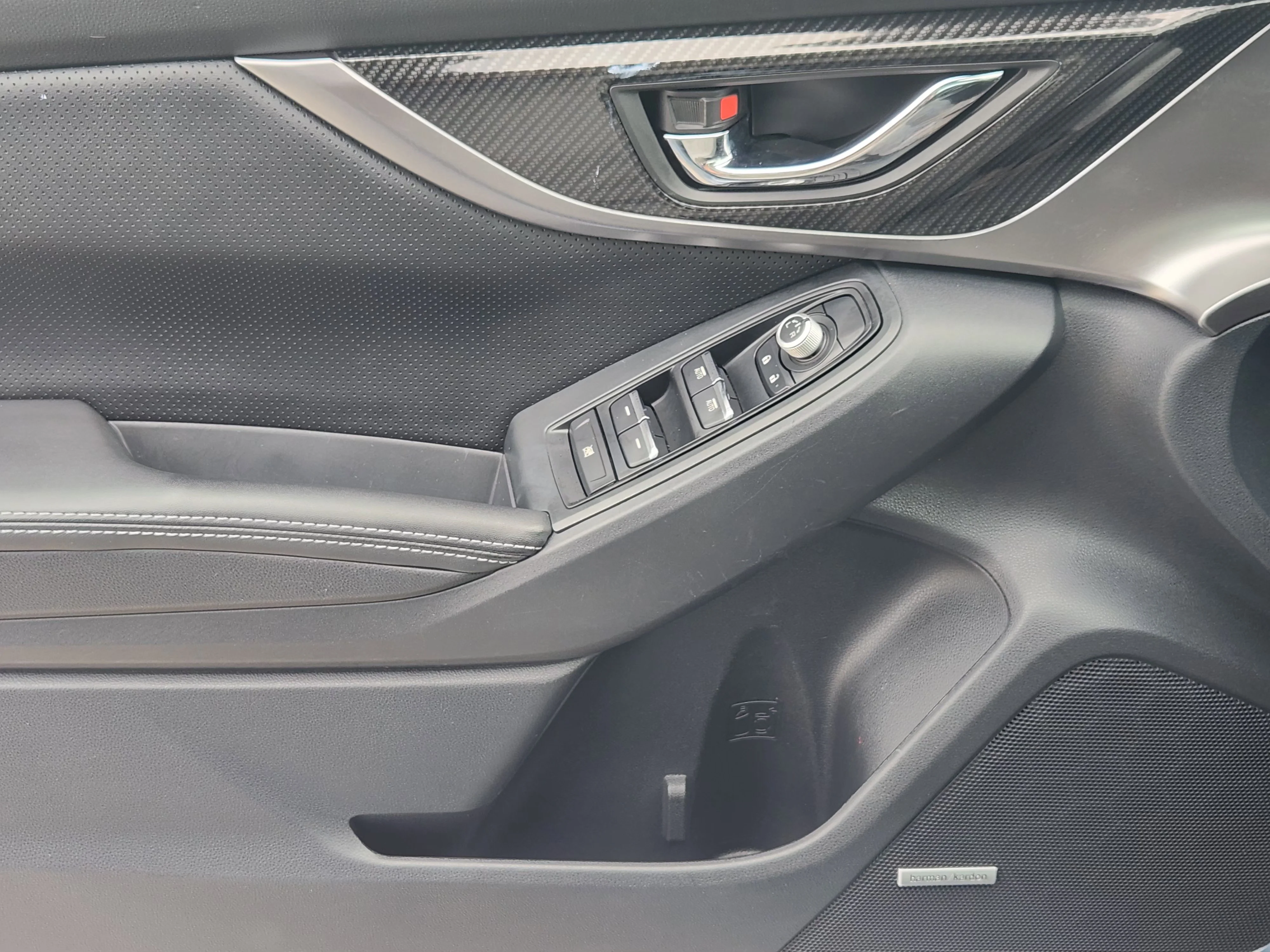 Used 2018 Heritage Blue Metallic Subaru 2.0i Limited image 24
