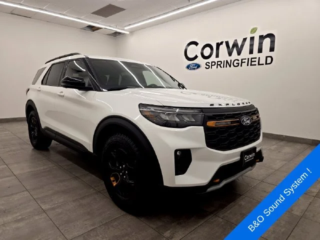 New 2027 Star White Metallic Tri-Coat Ford Tremor® image 6