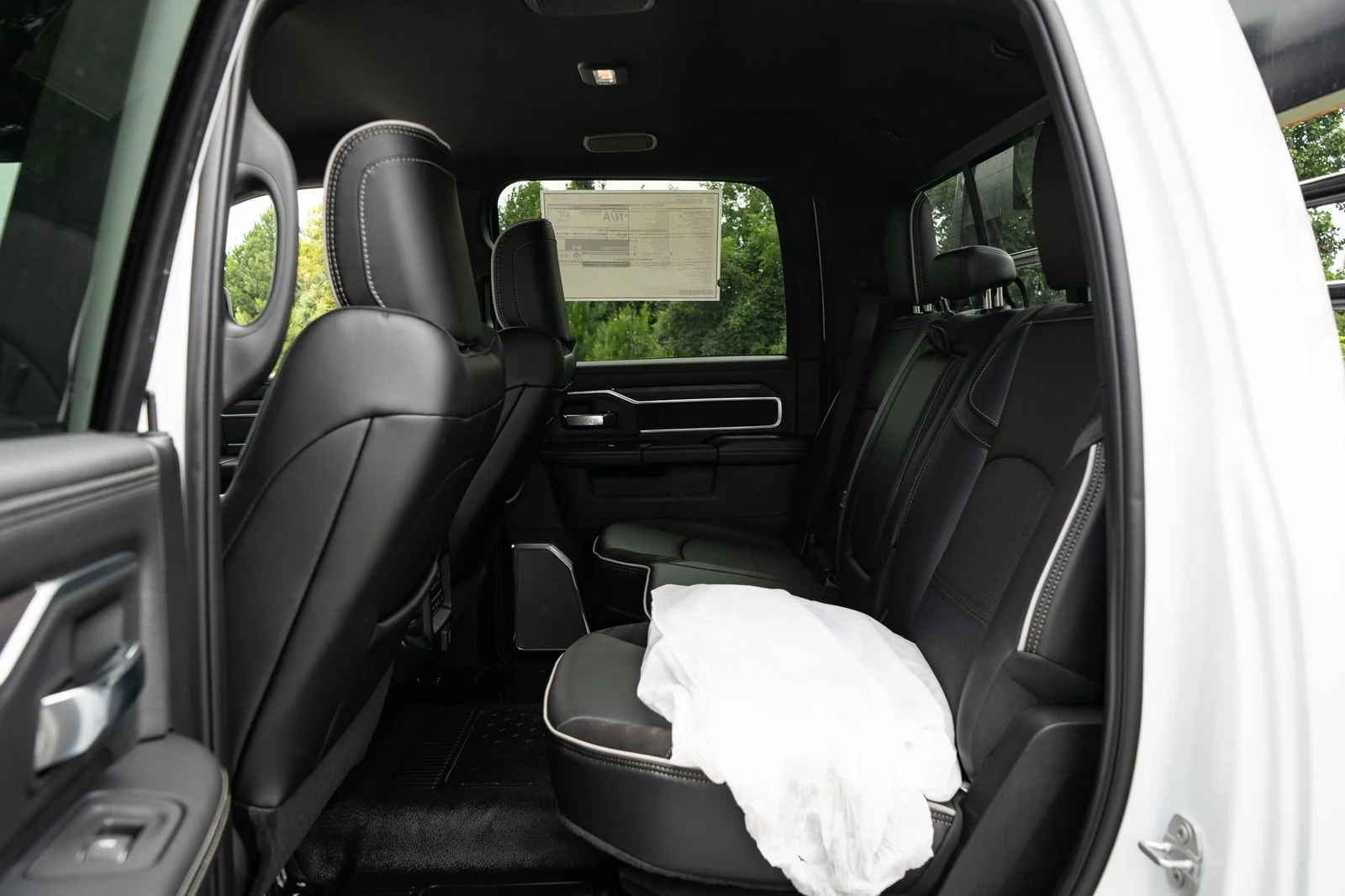 New 2026 Bright White Clearcoat RAM Tradesman image 37