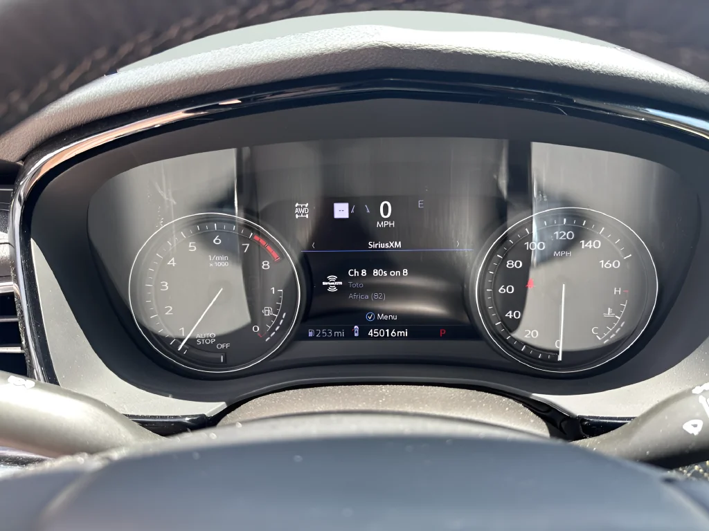 Used 2025 Green Cadillac Sport image 19