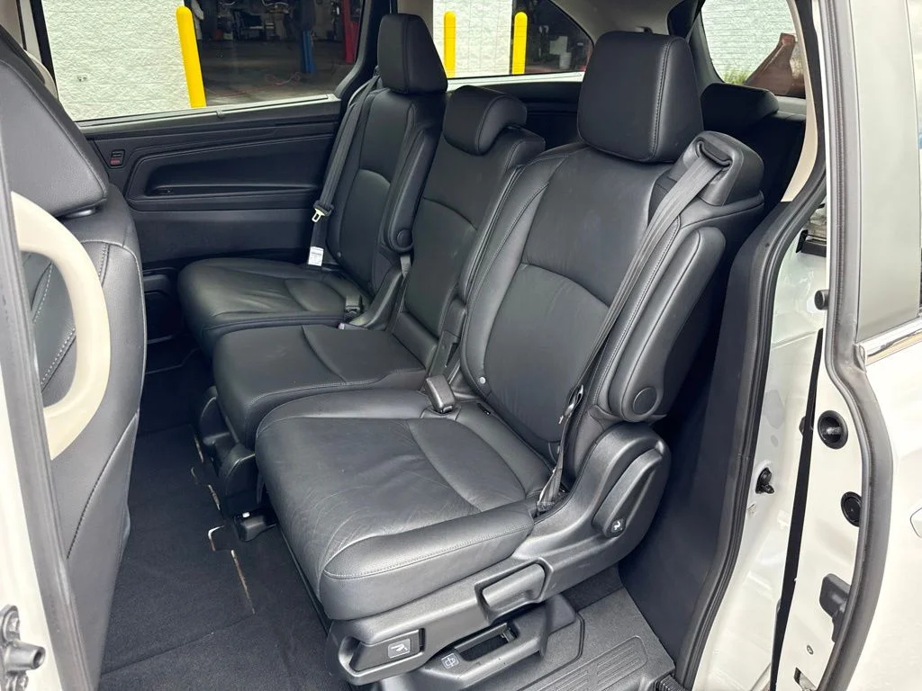 Used 2025 Platinum White Pearl Honda EX-L image 32