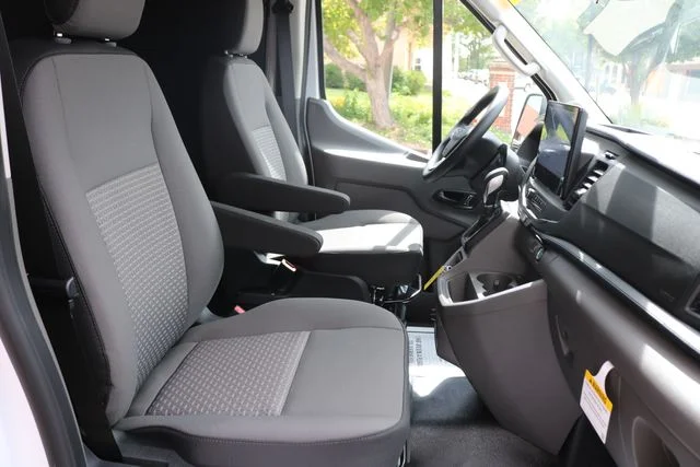 New 2026 Oxford White Ford Cargo Van image 43