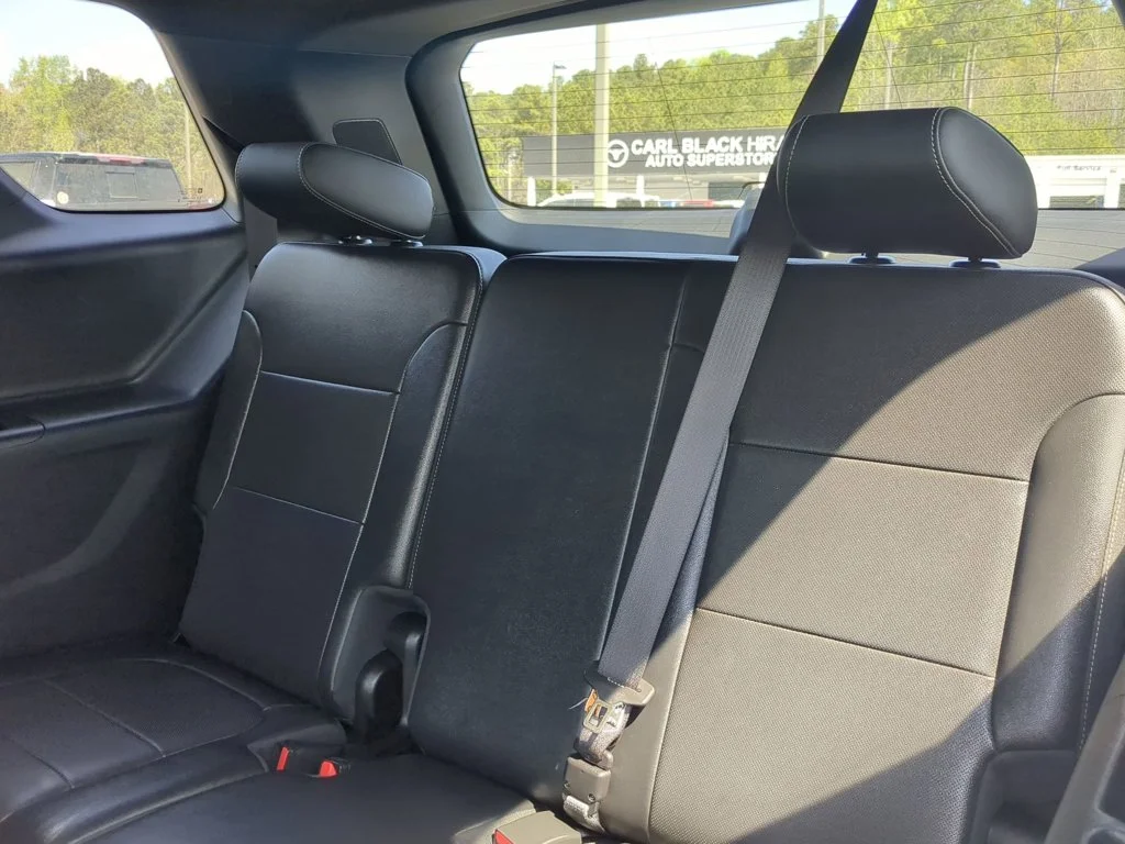 Used 2022 Summit White Chevrolet Premier image 27