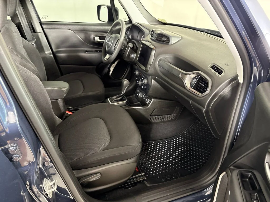 Used 2023 Blue Jeep Latitude image 14