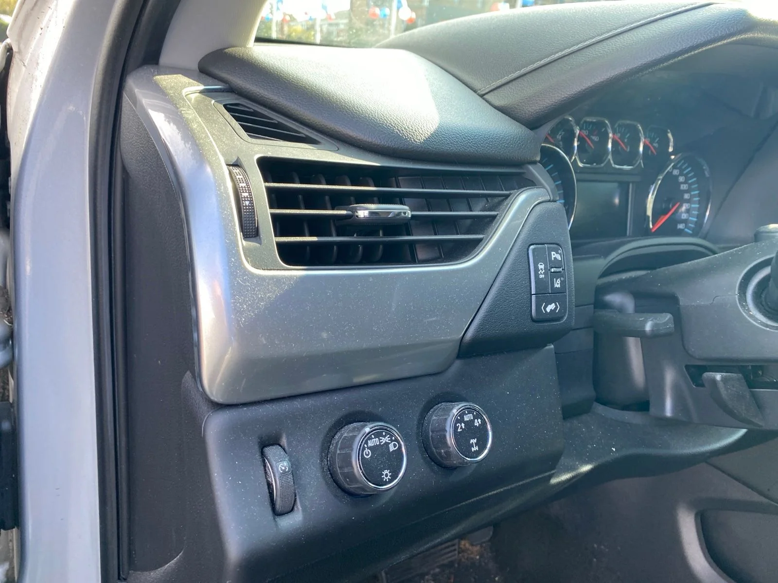 Used 2015 Silver Ice Metallic Chevrolet LT image 13