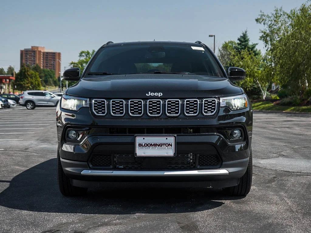 New 2026 Diamond Black Crystal Pearlcoat Jeep Limited image 2