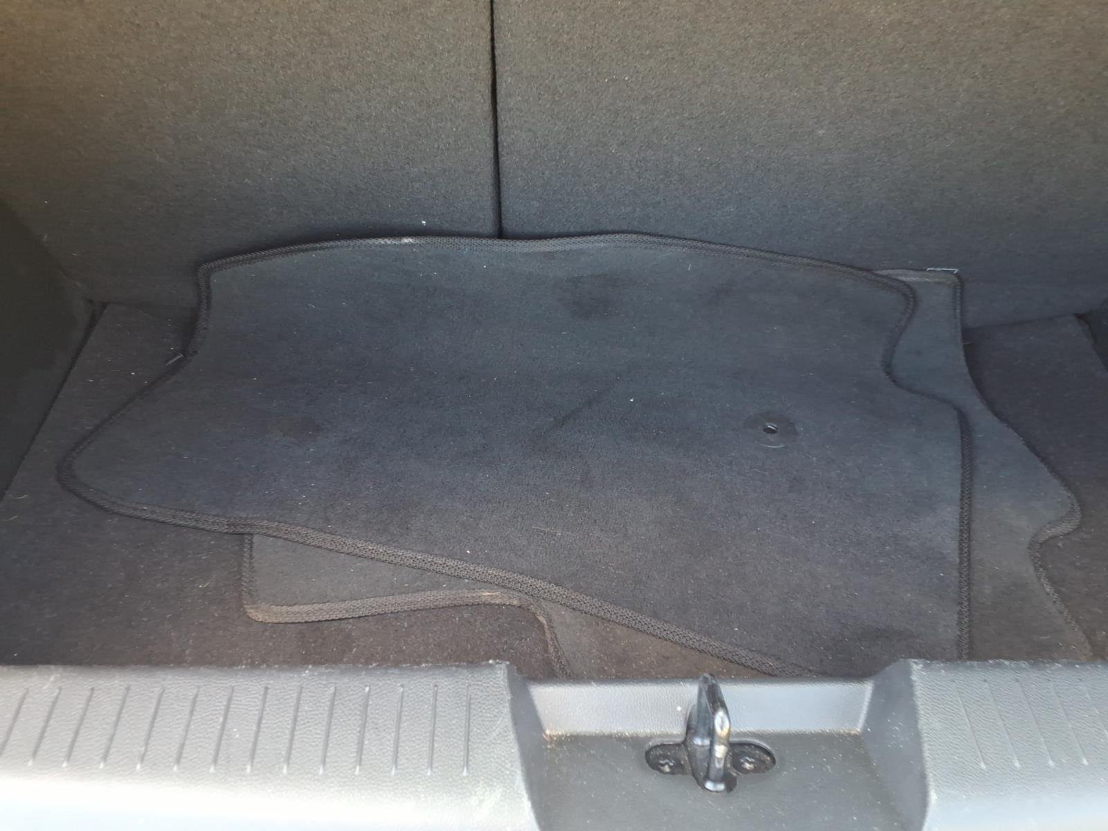 Used 2022 Silver Ice Chevrolet 1LT image 28