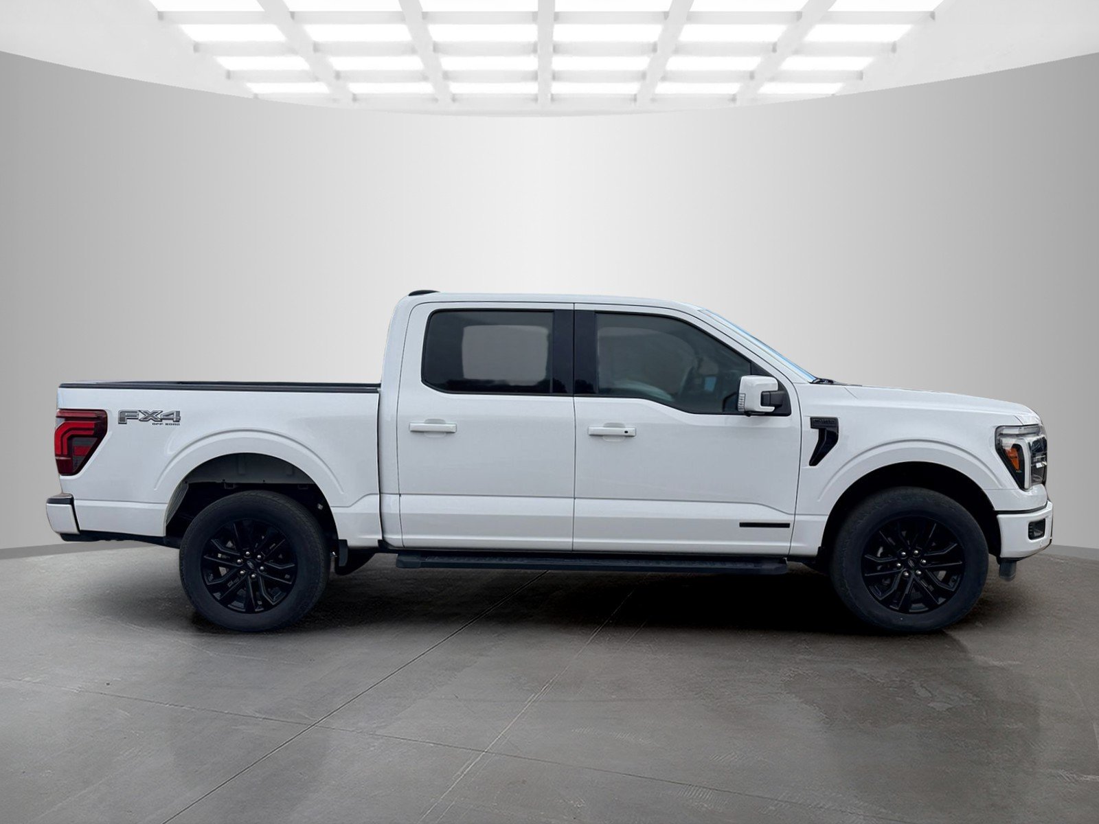 Used 2025 White Ford Lariat image 4