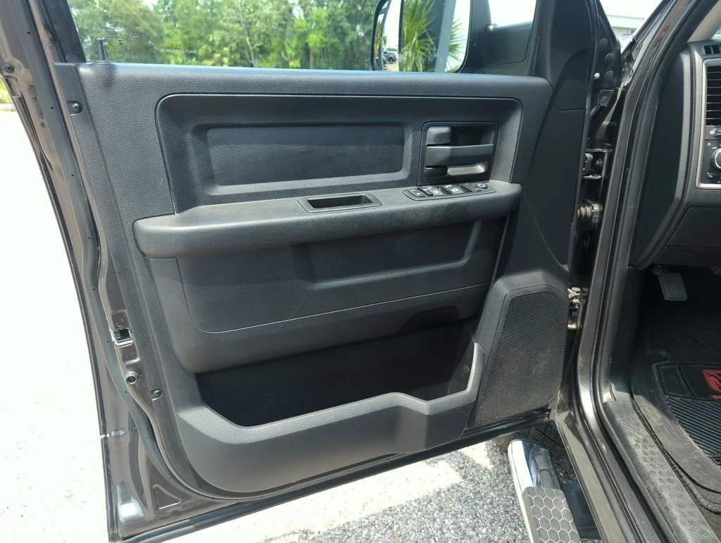 Used 2016 Gray Ram Tradesman image 18