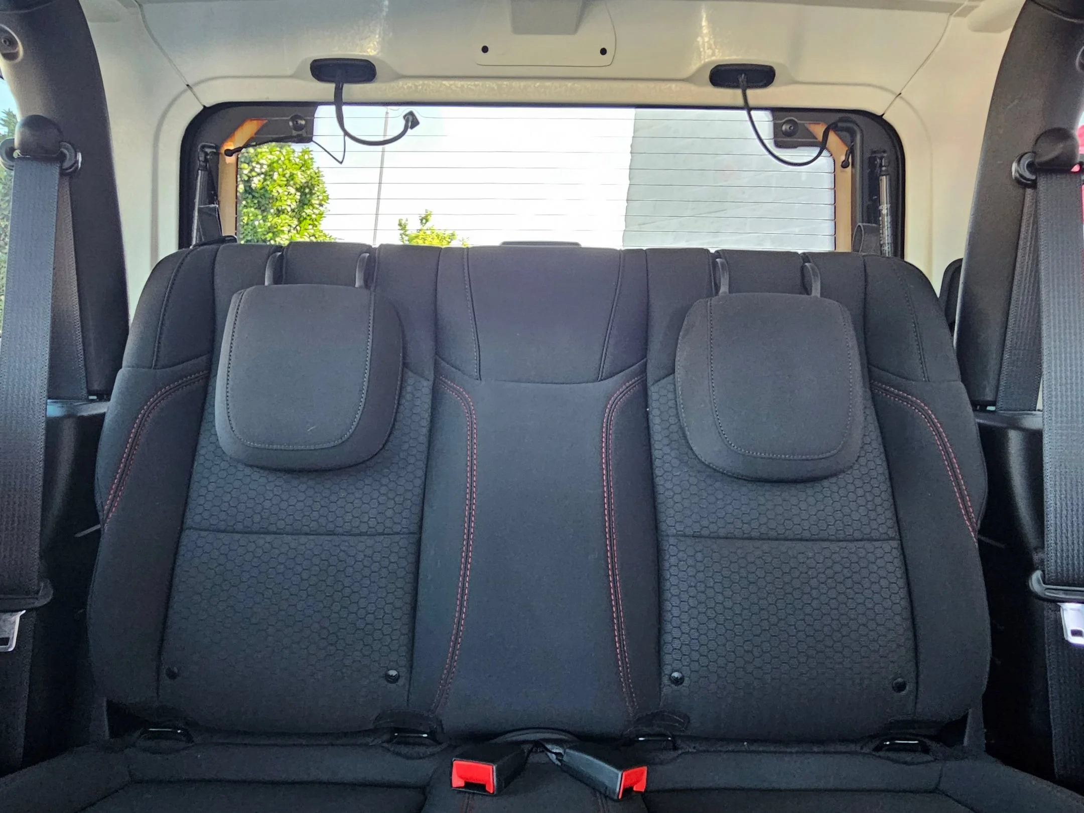Used 2023 Earl Clearcoat Jeep Rubicon image 24