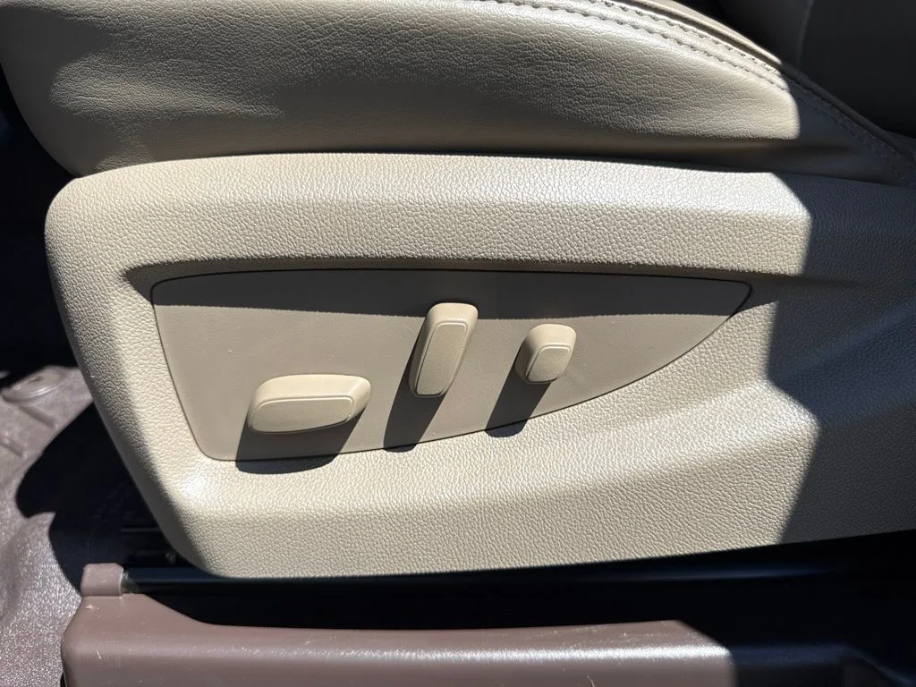 Used 2016 Silver GMC Denali image 15