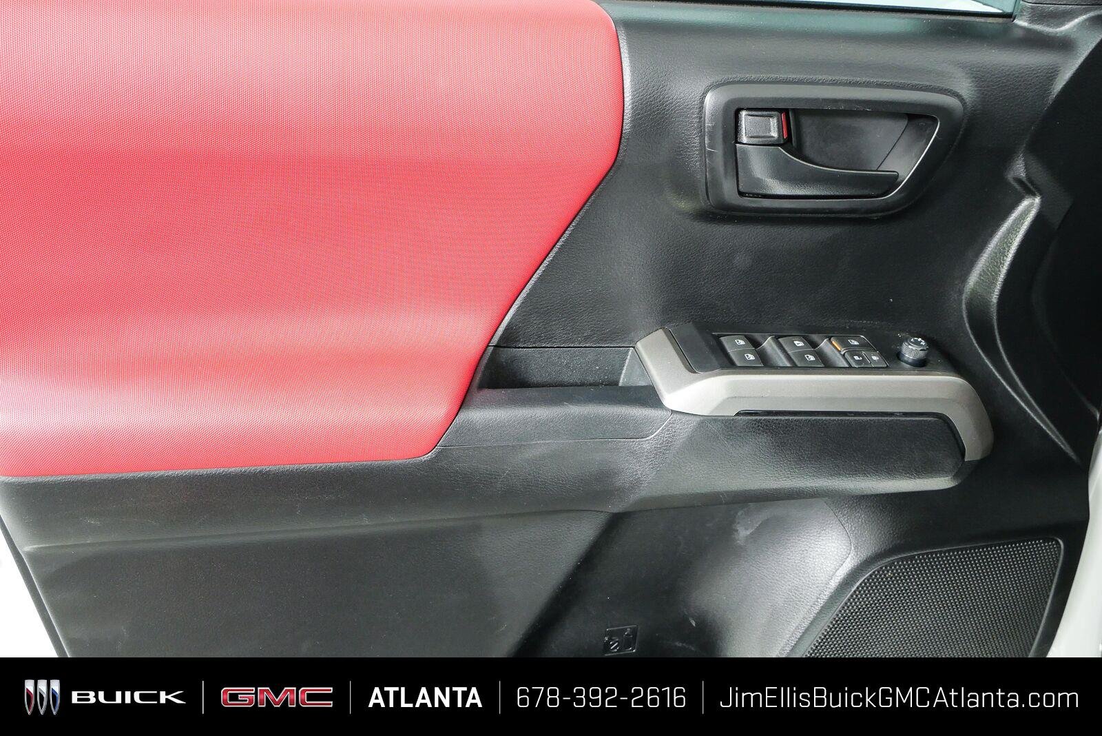 Used 2022 White Toyota SR5 V6 image 6