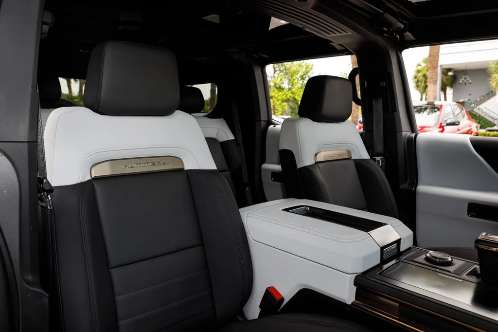 Used 2025 Black GMC 2X image 10