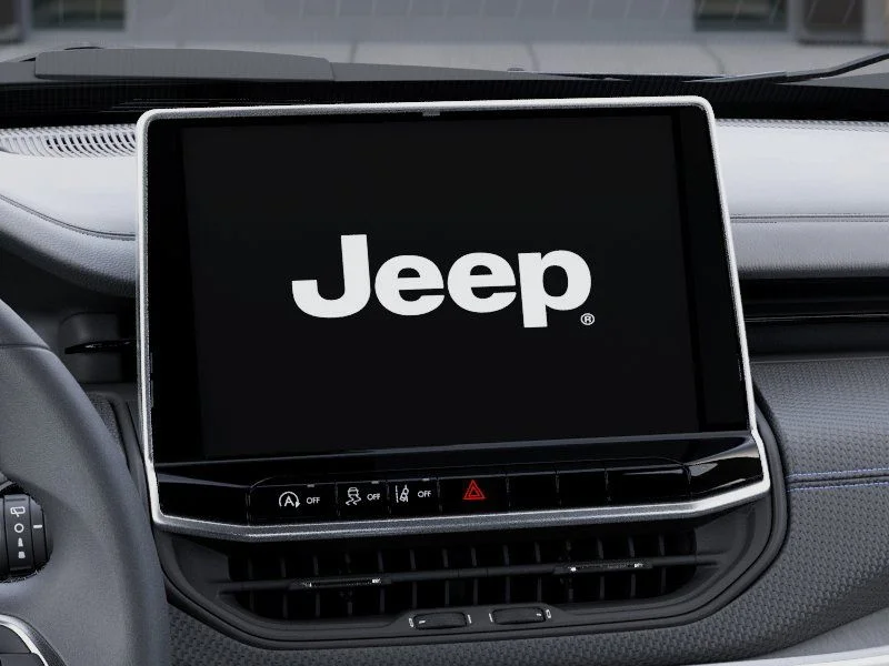 New 2026 Diamond Black Crystal Pearlcoat Jeep Latitude image 19