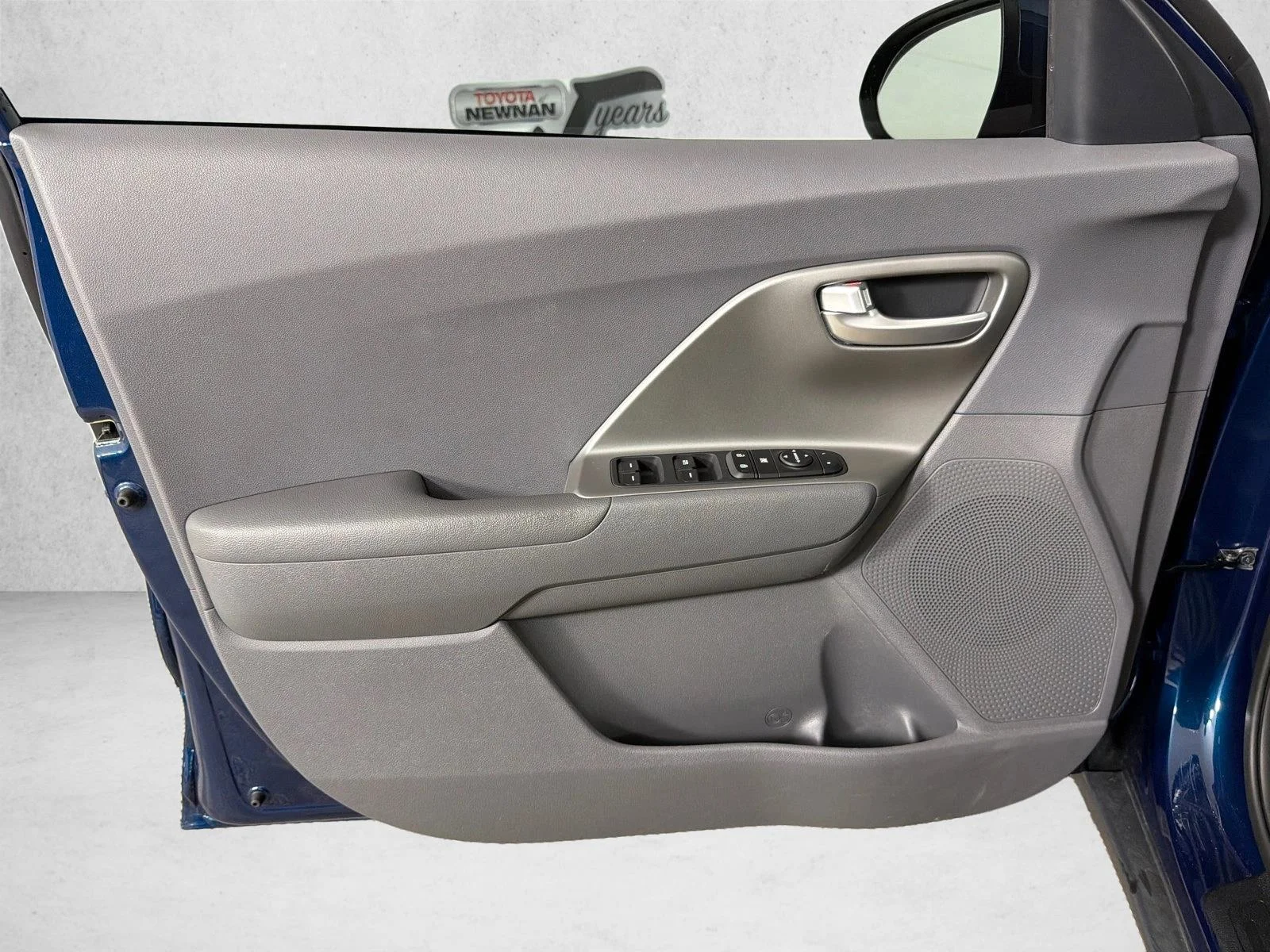 Used 2022 Blue Kia LX image 10