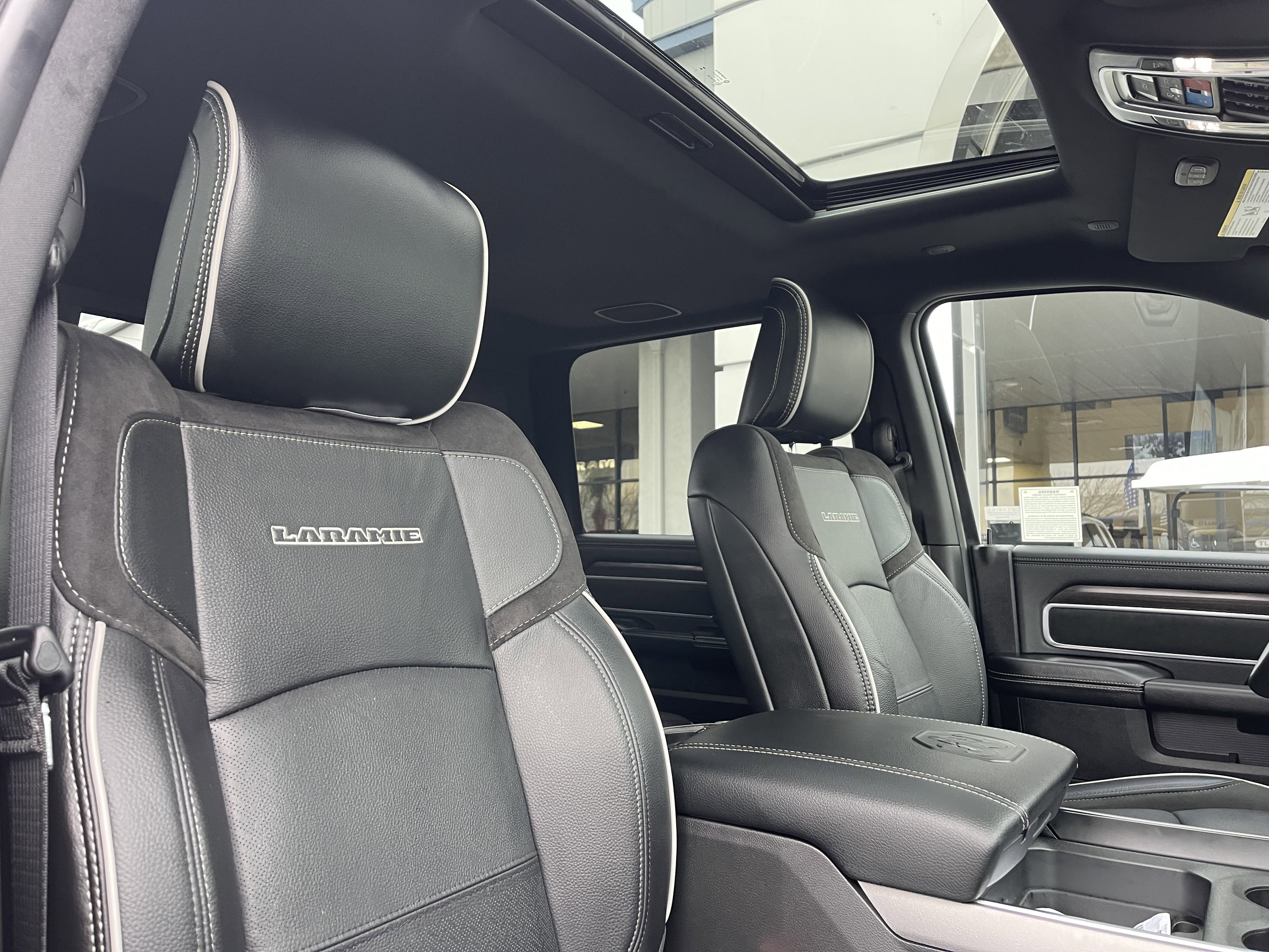 New 2026 Granite Crystal Metallic Clear-Coat Exterior Paint RAM Laramie image 24
