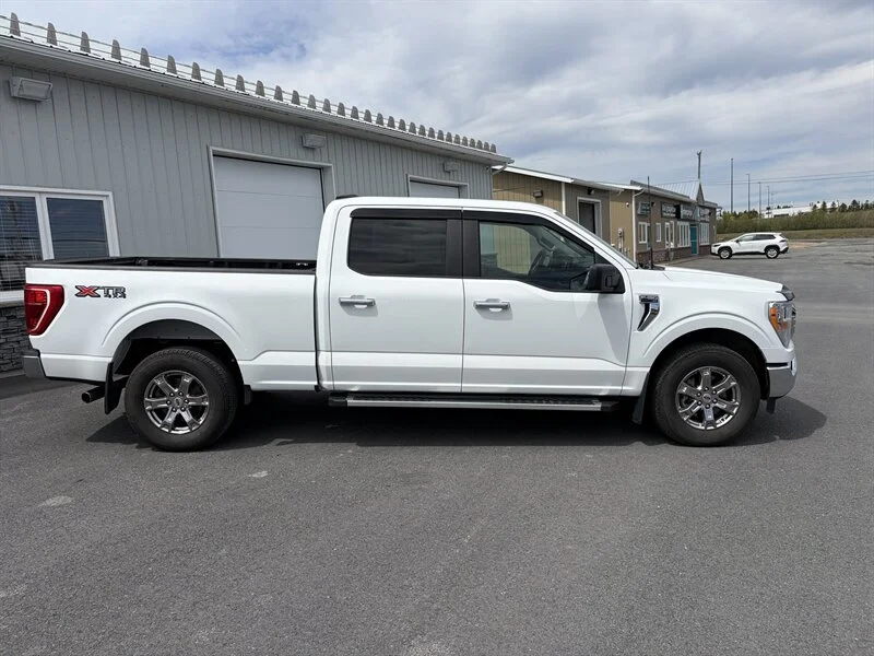 Used 2022 White Ford XLT image 3