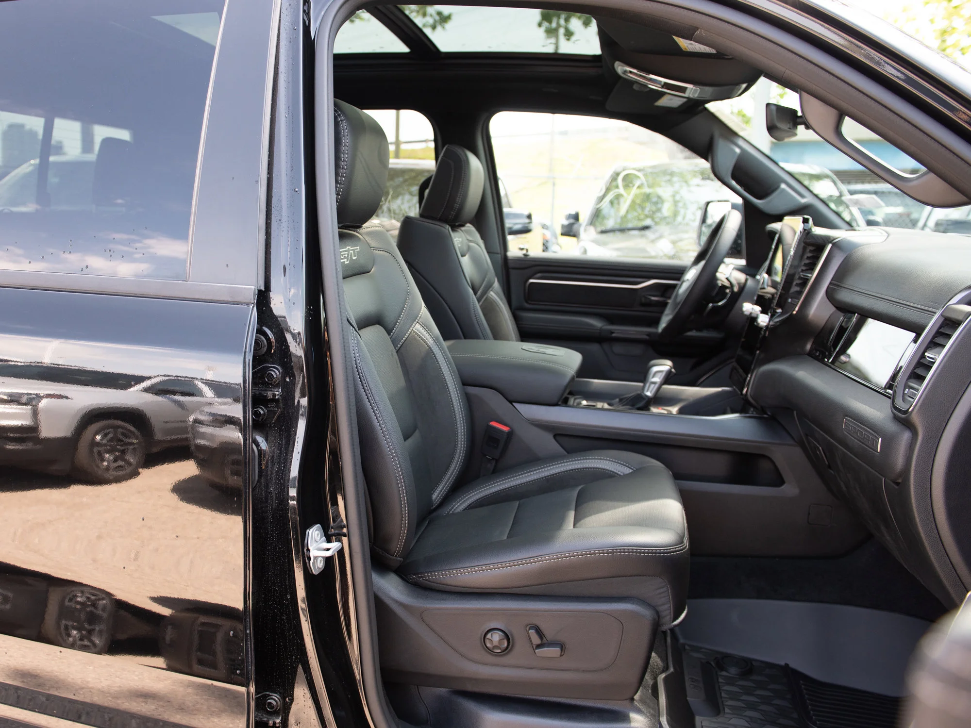 New 2026 Black RAM Sport* image 23