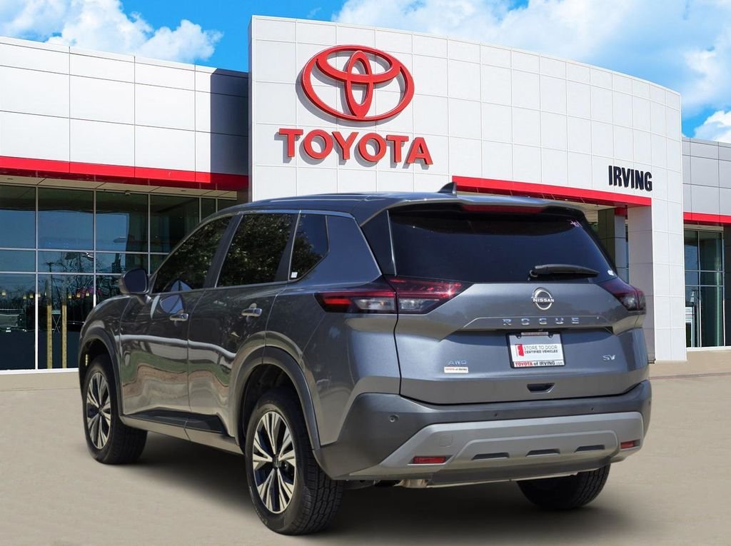 Used 2023 Gray Nissan SV image 3
