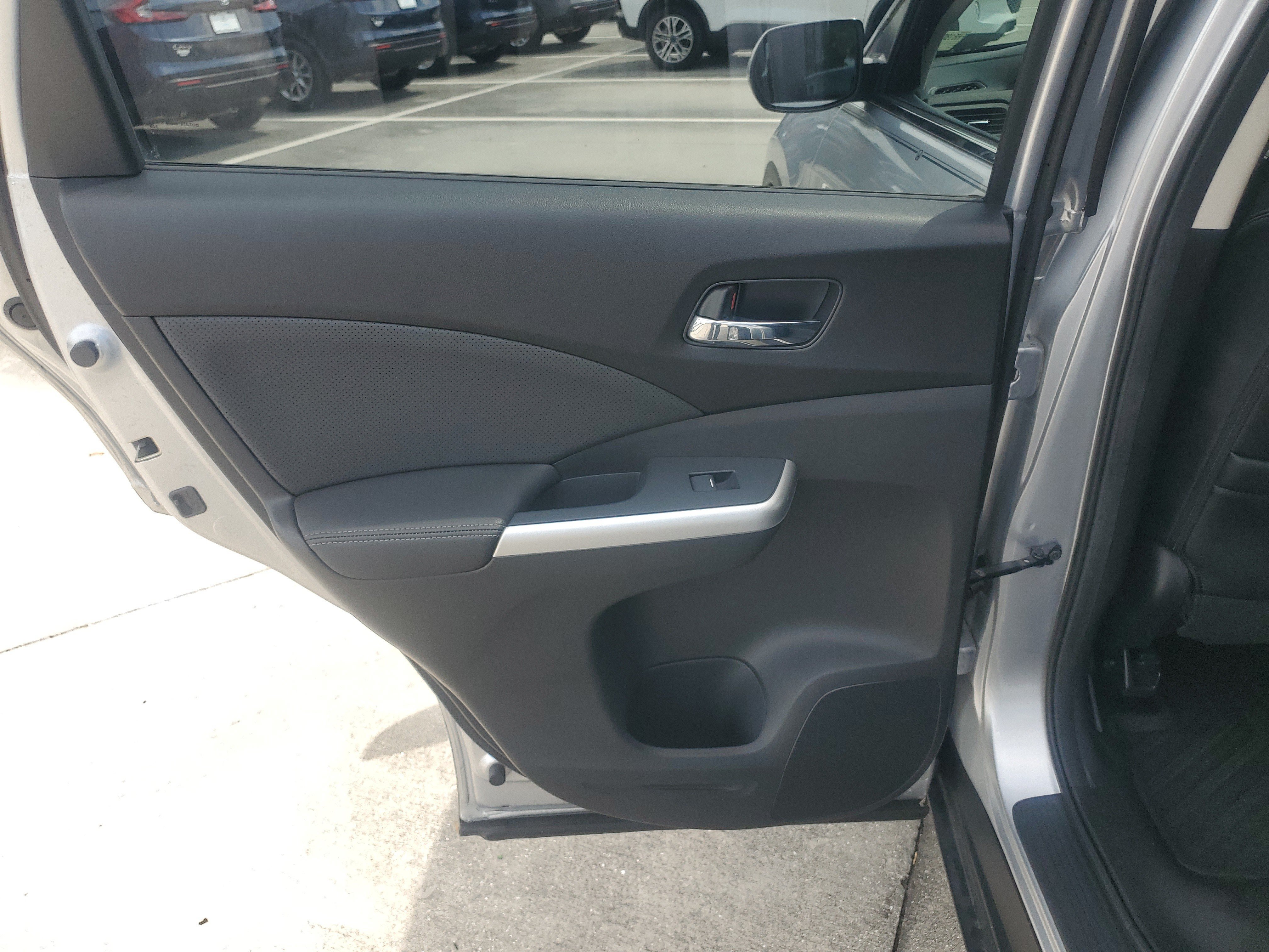Used 2015 Silver Honda EX-L image 14