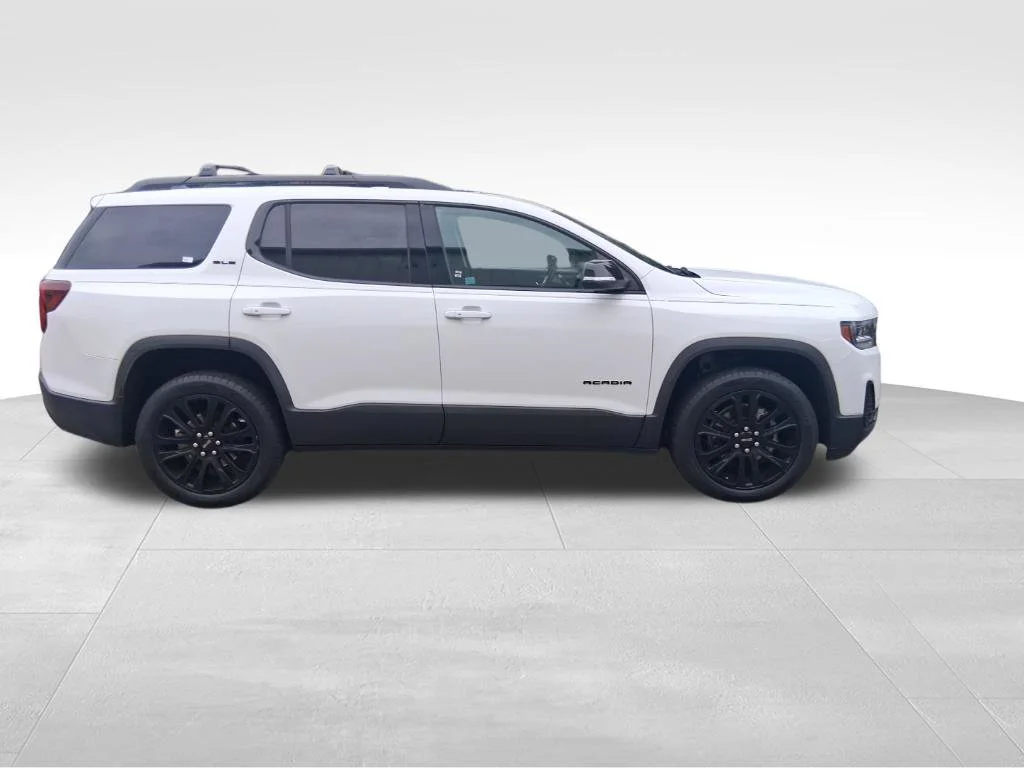 Used 2022 White GMC SLE image 4