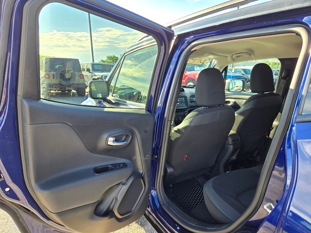Used 2020 Blue Jeep Trailhawk image 28