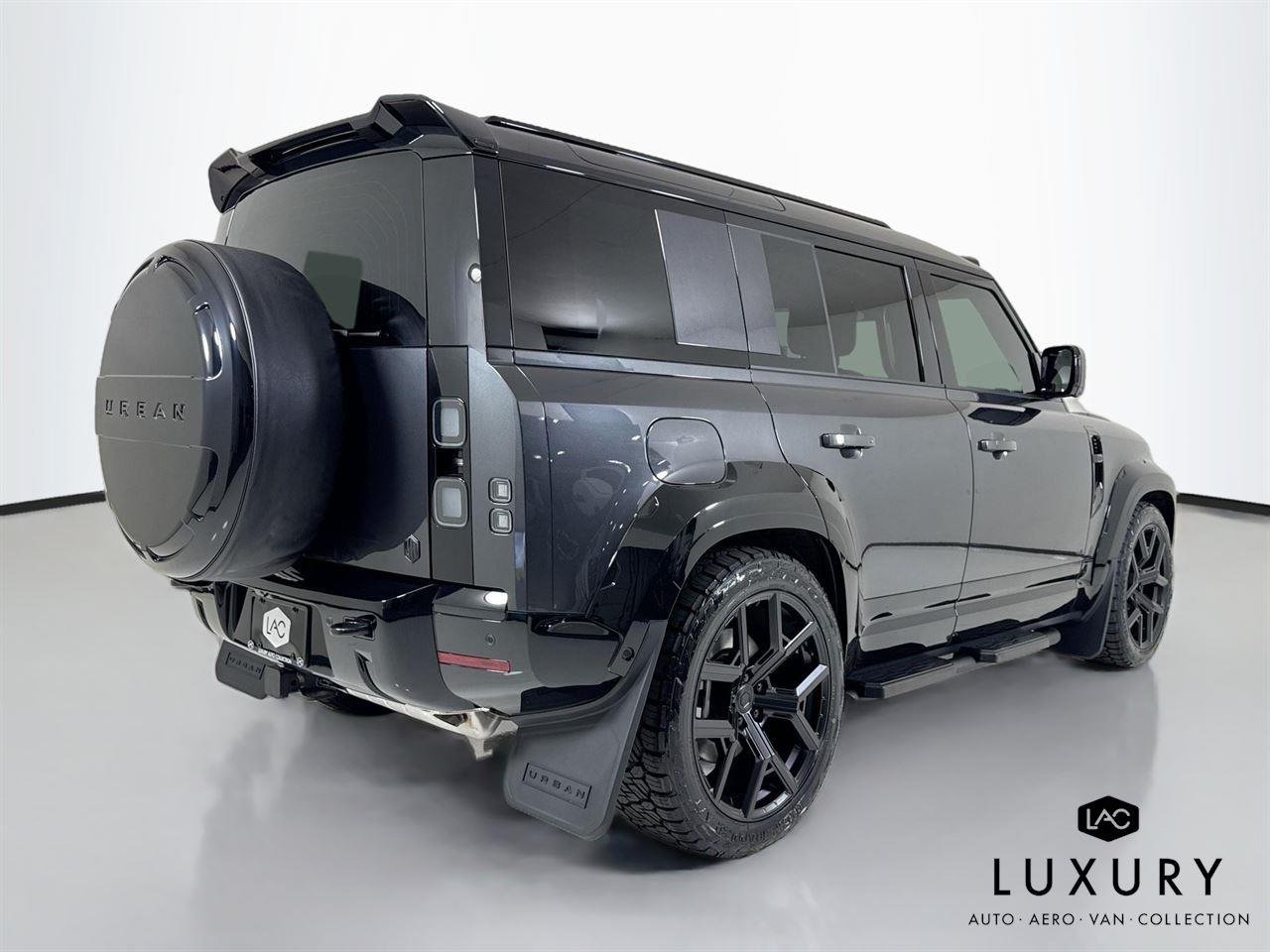 Used 2026 Carpathian Grey Premium Metallic Land Rover X-Dynamic SE | Urban Widetrack Build image 6