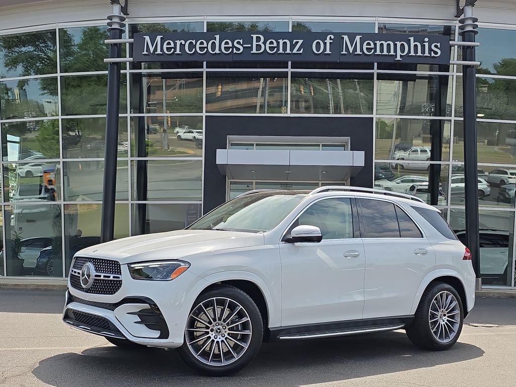 New 2026 MANUFAKTUR Moonlight White Metallic Mercedes-Benz GLE 450 image 1