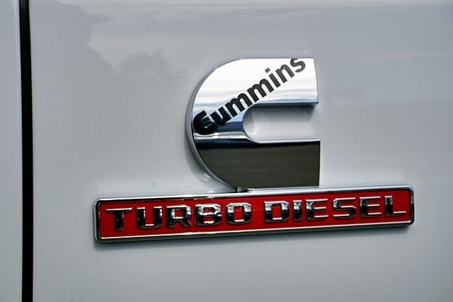 New 2026 Bright White Clear-Coat Exterior Paint RAM Tradesman image 11