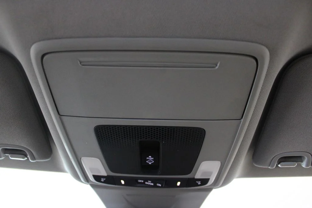 Used 2024  Acura Base image 34