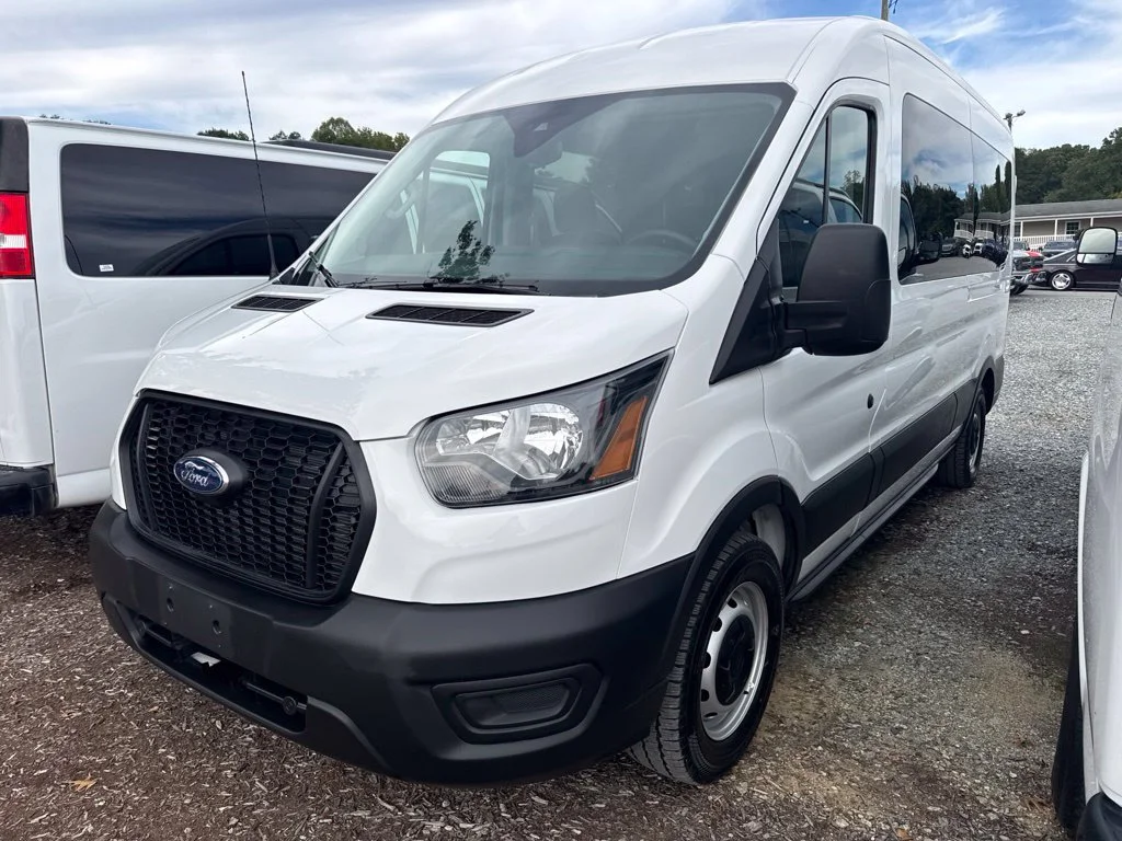 Used 2023 White Ford XL image 1