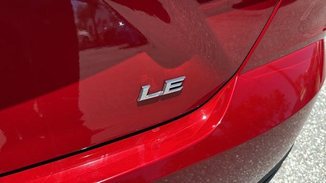 2025 Toyota Camry LE - Photo 9