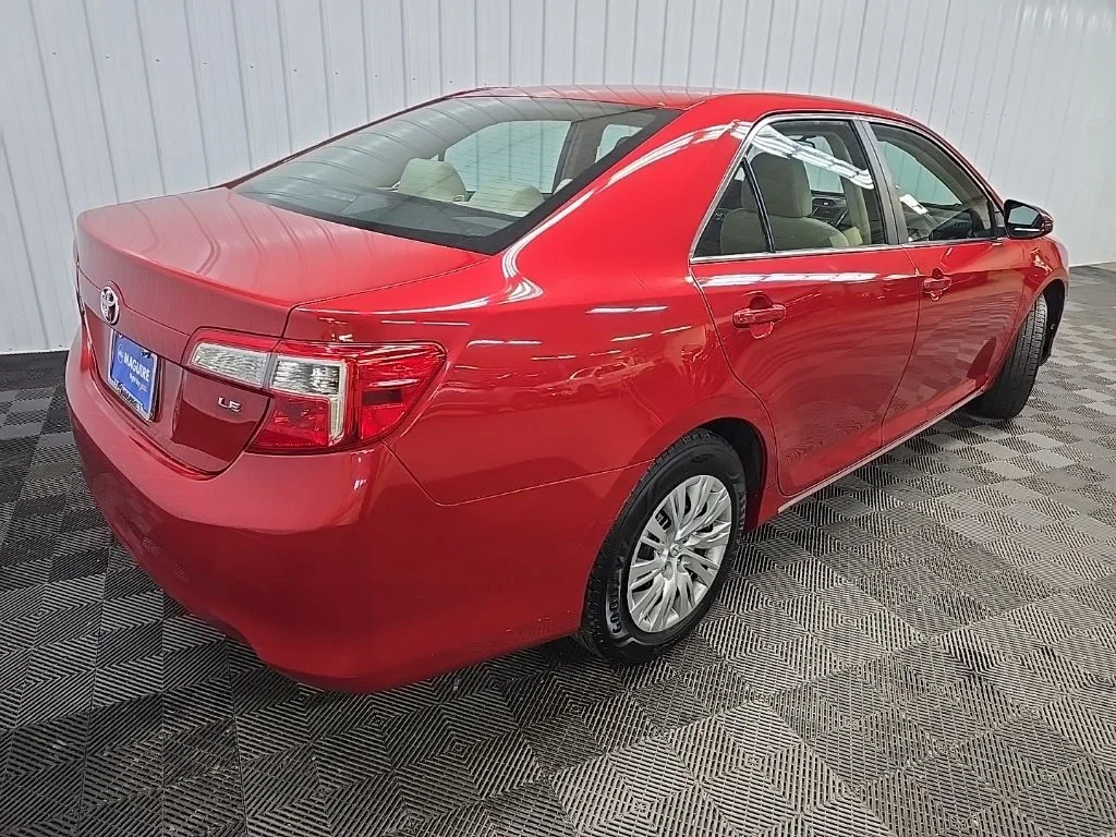 Used 2013 Red Toyota LE image 10