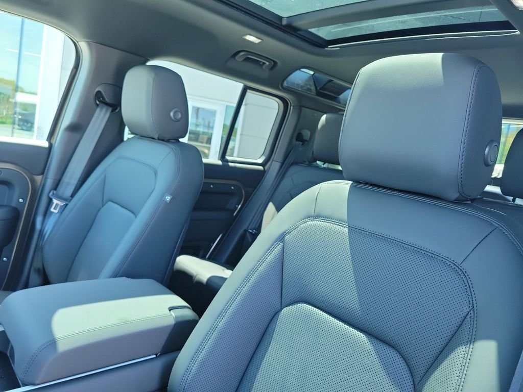 New 2026 Gondwana Stone Land Rover X-Dynamic SE image 25