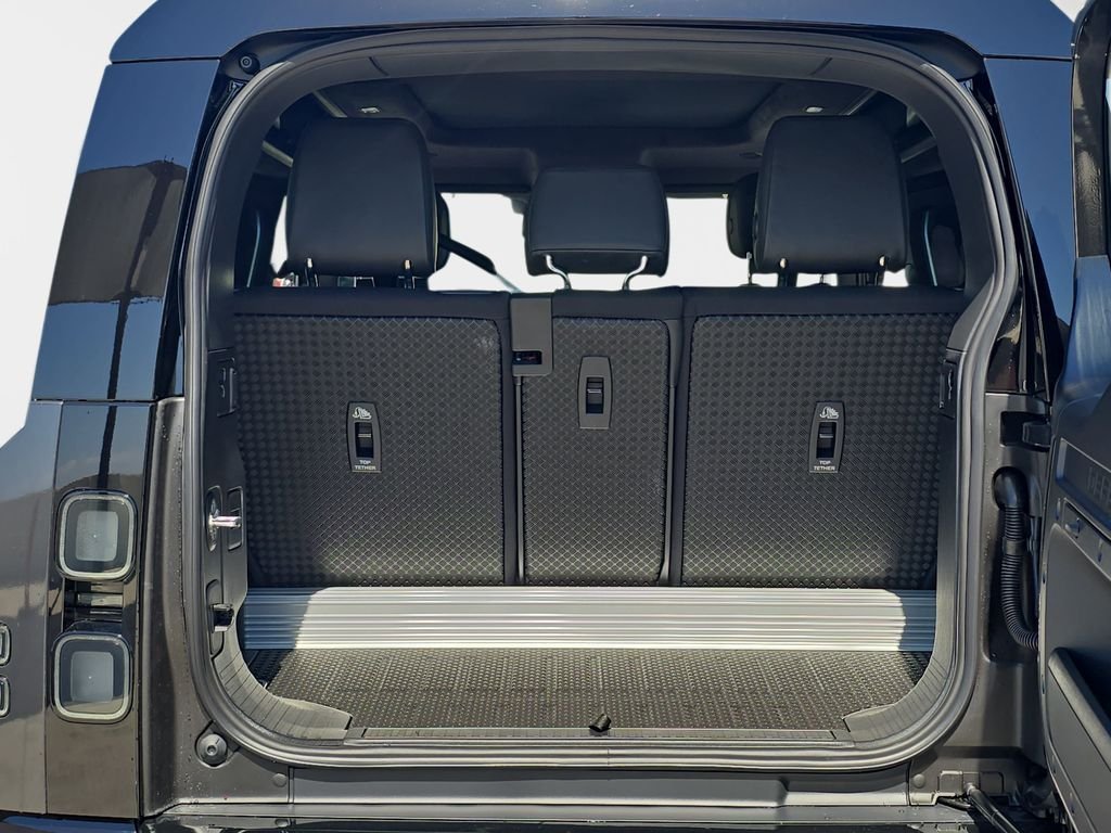 New 2026 Carpathian Grey LAND ROVER V8 image 12