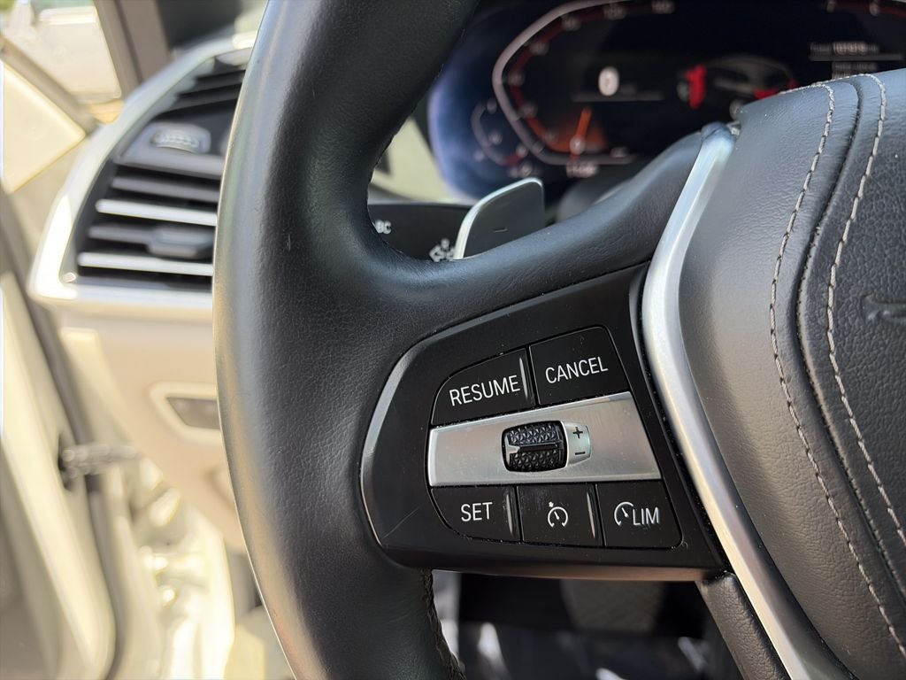 Used 2020 White BMW sDrive40i image 20