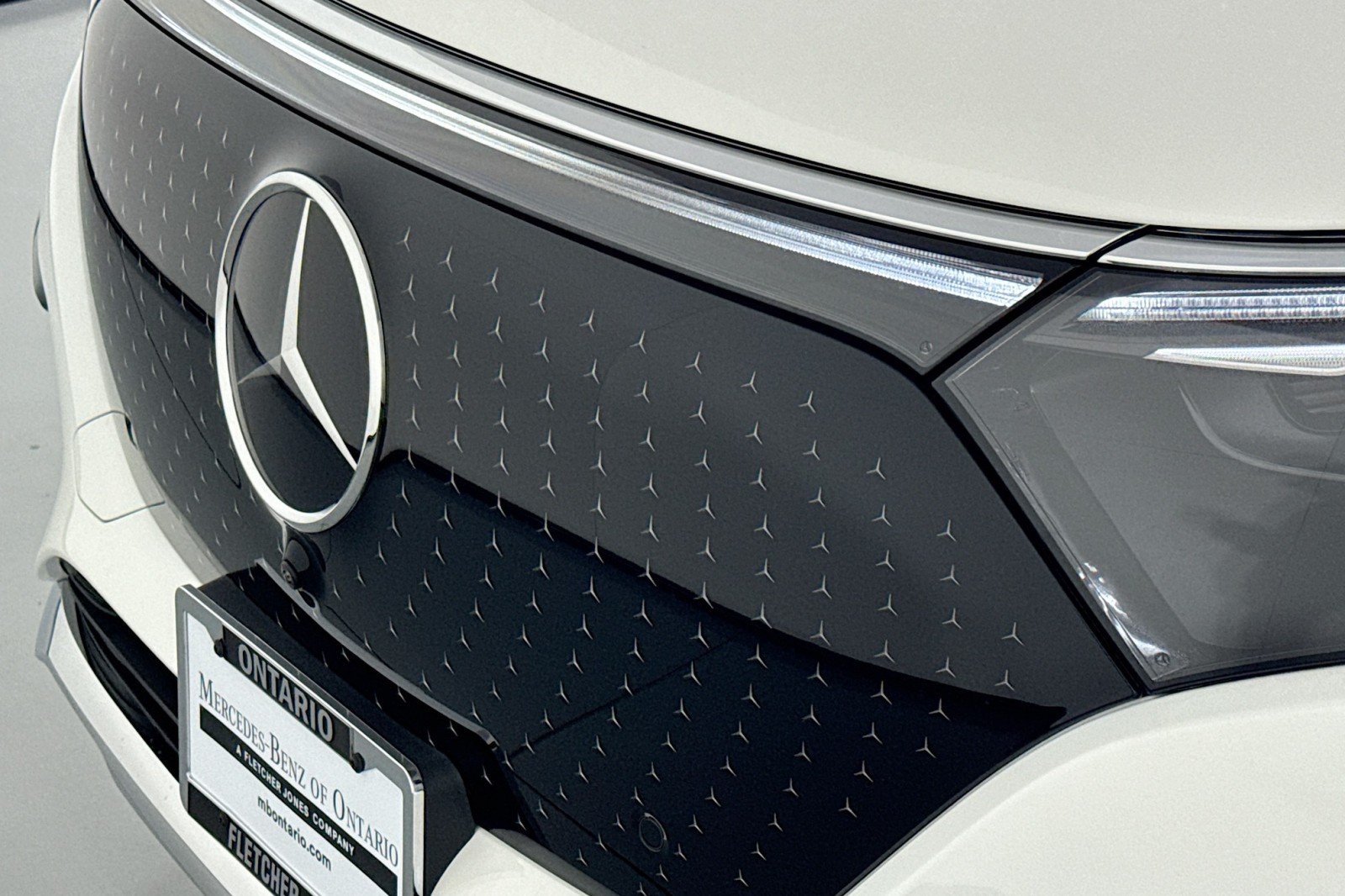 New 2026 Polar White Mercedes-Benz EQS 400 4MATIC® SUV image 12