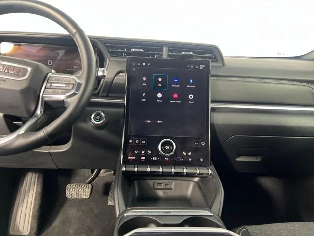 Used 2025 Silver GMC Elevation image 21