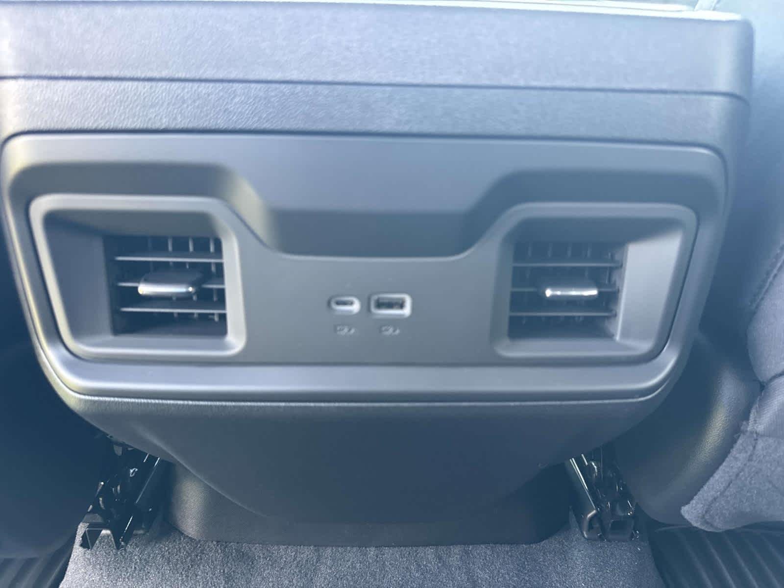2026 Chevrolet Silverado 1500 LT - Photo 9