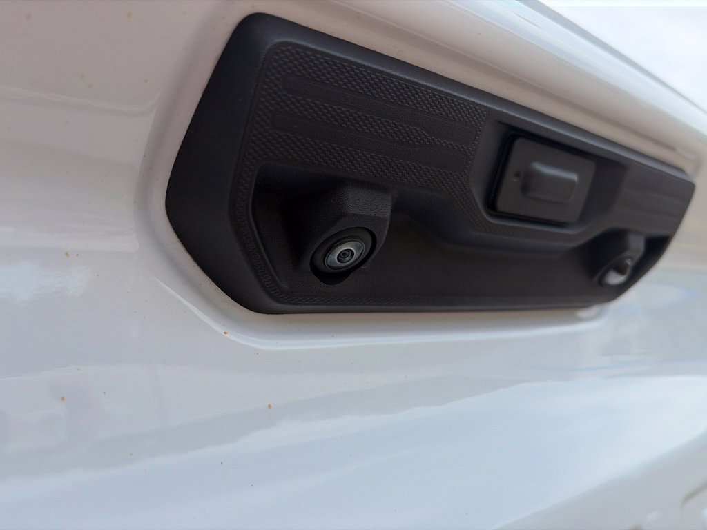 Used 2024 White Chevrolet Custom image 15