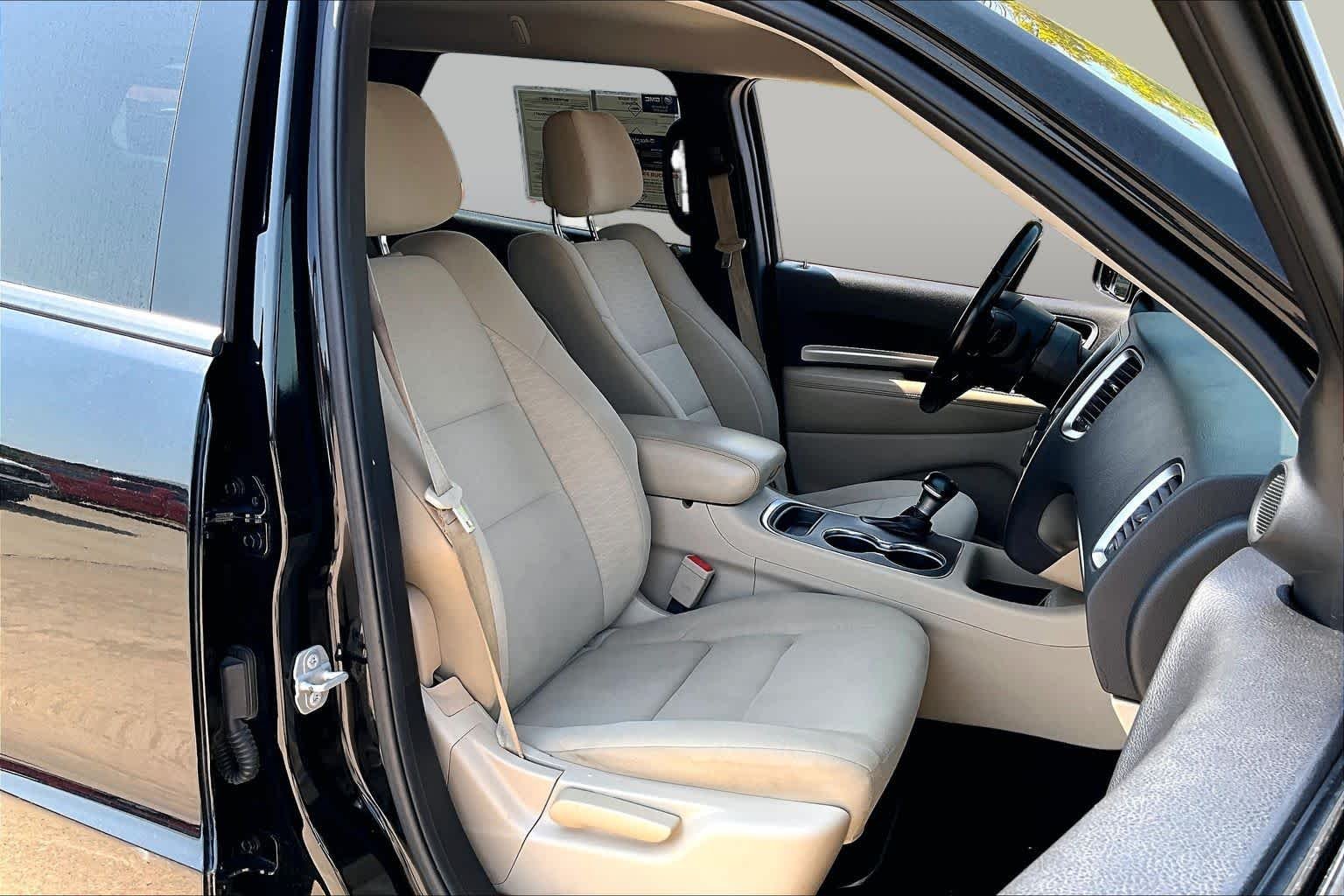 Used 2020 DB Black Clearcoat Dodge SXT image 7